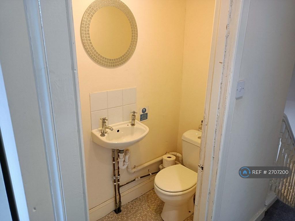 Toilet On Landing