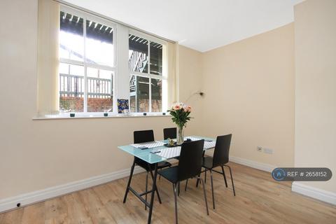 2 bedroom flat to rent, Gambier Terrace, Liverpool, L1