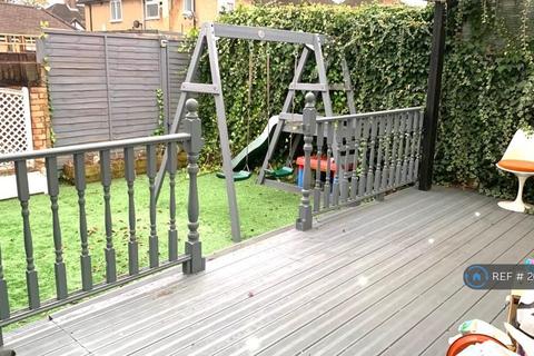 4 bedroom semi-detached house to rent, Kingswood Road, Watford, WD25