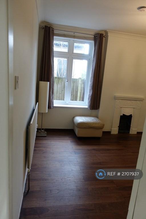 Bedroom 2 - View 1