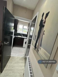 Studio to rent, Highfield Avenue, London, NW11