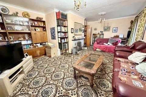 4 bedroom detached house for sale, Green Lane, Kippax, Leeds