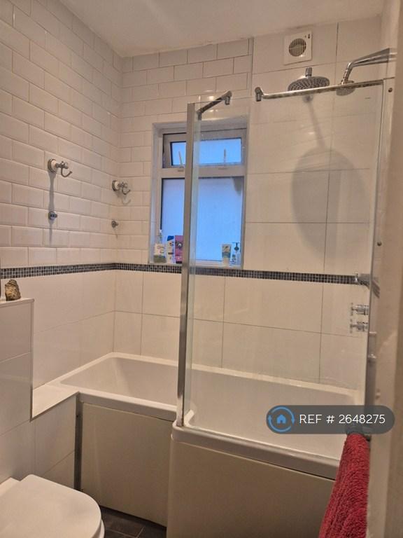 Modern Bathroom With Bath & Shower