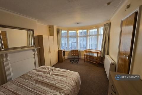undefined, Berkshire Gardens, London, N13