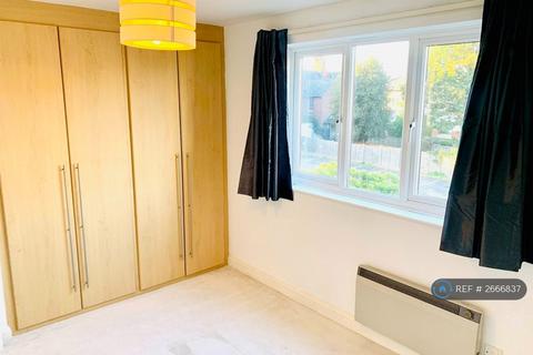 2 bedroom flat to rent, Greys Court, Reading, RG1
