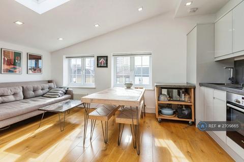 2 bedroom flat to rent, Finsbury Road, London, N22