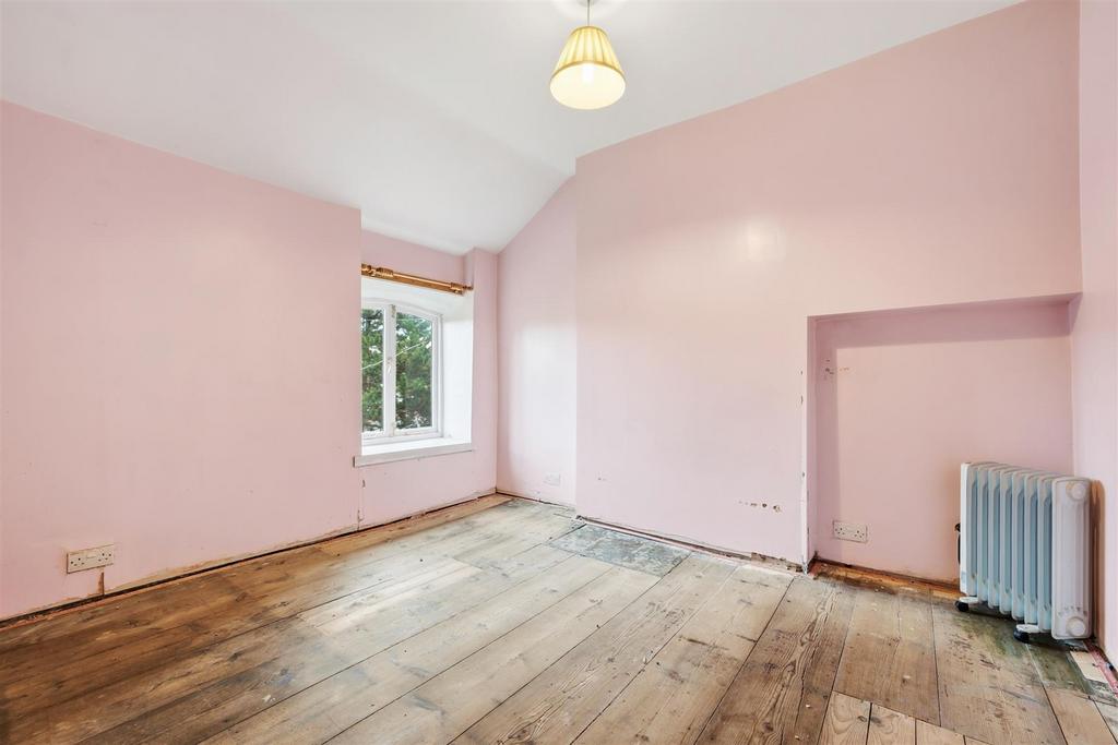 Bedroom to window.jpg