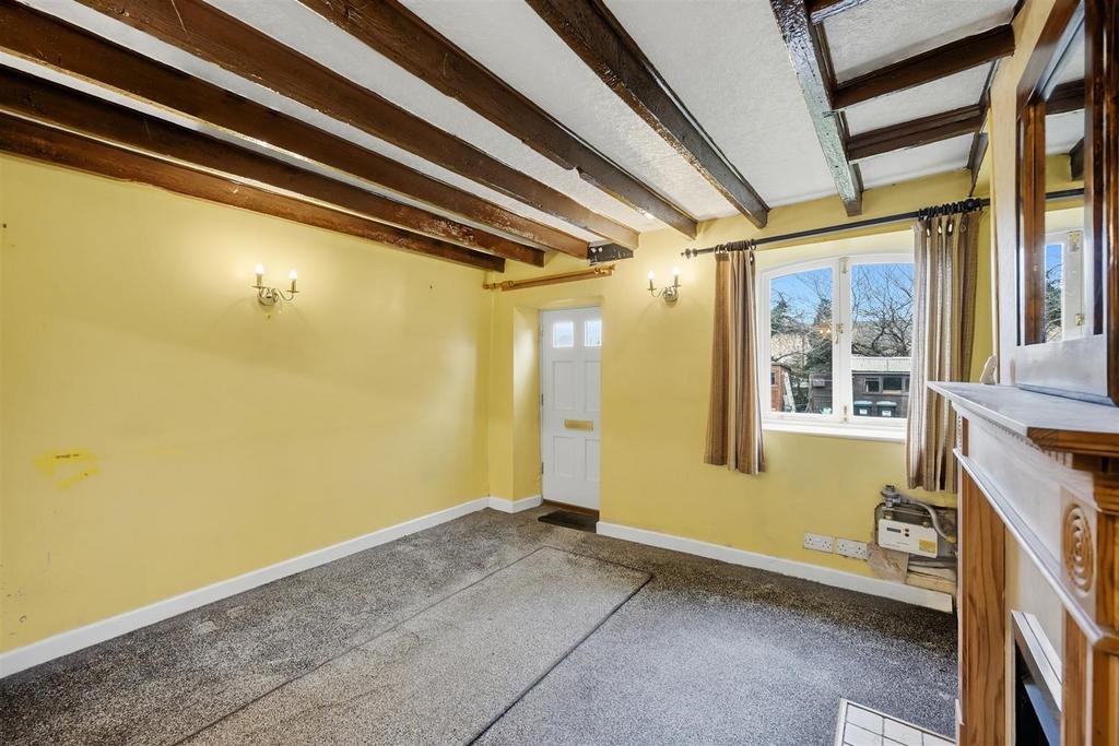 Sitting Room to window.jpg