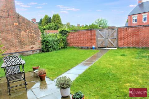 2 bedroom semi-detached house to rent, Highfield Street, Coalville, LE67