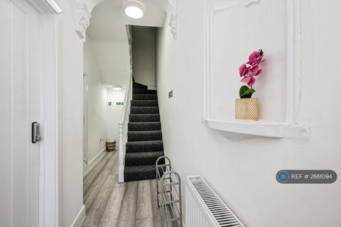 1 bedroom in a house share to rent, Folkestone Road, Dover, CT17