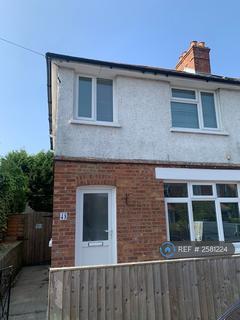 3 bedroom semi-detached house to rent, Harding Road, Ryde, PO33