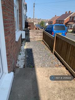 3 bedroom semi-detached house to rent, Harding Road, Ryde, PO33