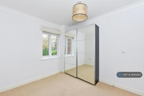2 bedroom flat to rent, Datchet Road, Slough, SL3
