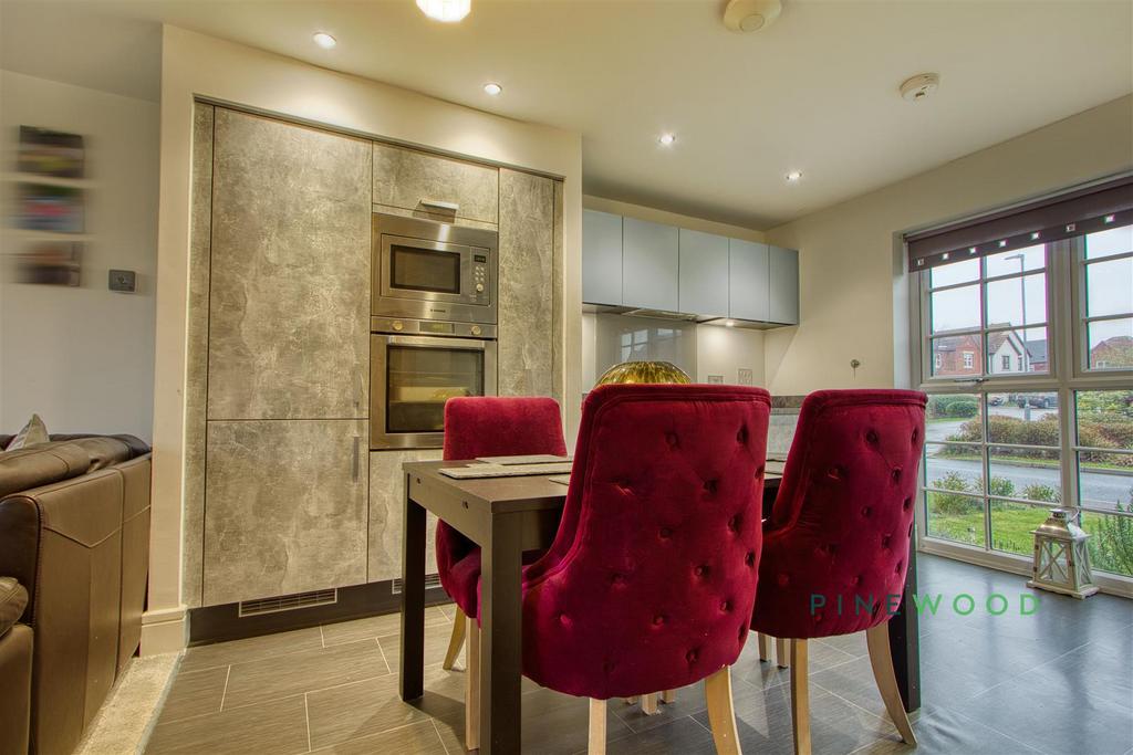 Kitchen / dining room