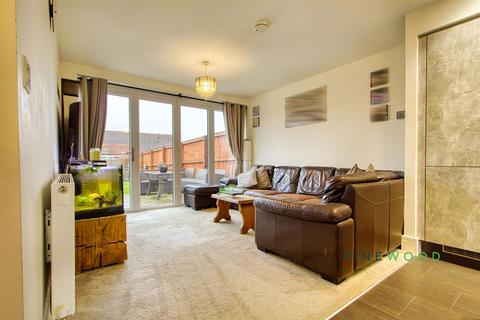 3 bedroom semi-detached house for sale, Wheatsheaf Way, Chesterfield S43