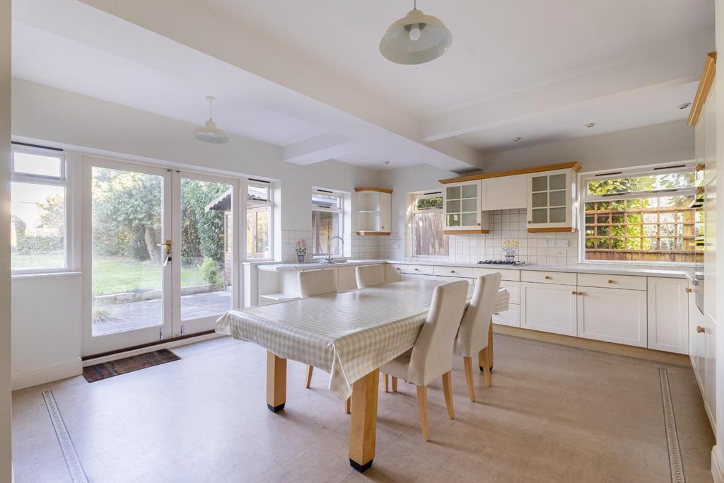 101031 11-Netheravon-Road-Salisbury-11.jpg