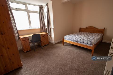 4 bedroom flat to rent, Ordnance Road, Southampton, SO15