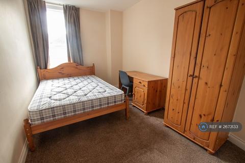 4 bedroom flat to rent, Ordnance Road, Southampton, SO15