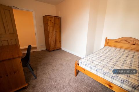 4 bedroom flat to rent, Ordnance Road, Southampton, SO15