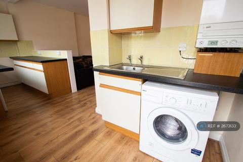 4 bedroom flat to rent, Ordnance Road, Southampton, SO15