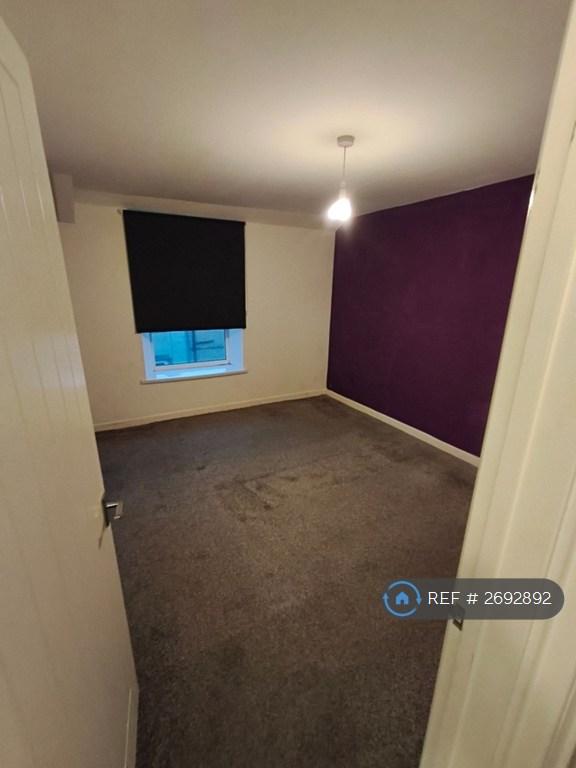 Bedroom 1 (1)
