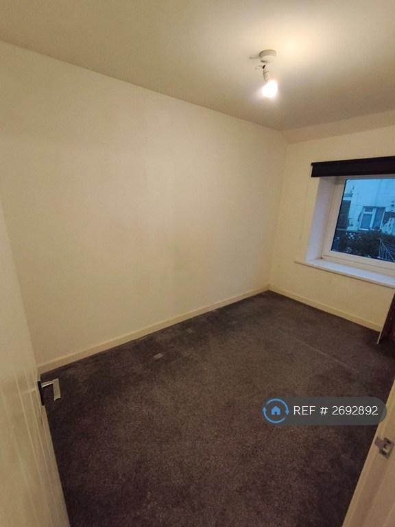 Bedroom 2 (1)