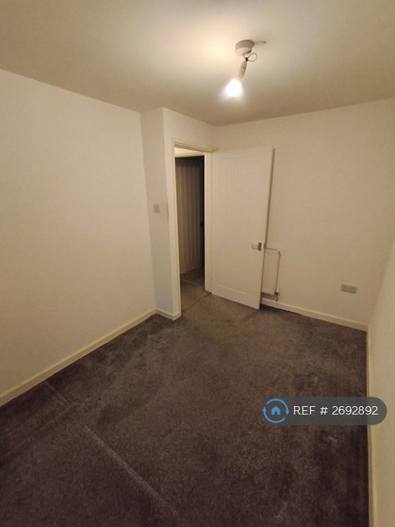Bedroom 2 (3)