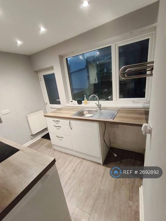 Kitchen (1)