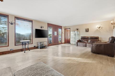 3 bedroom detached bungalow for sale, Curtis Mill Lane, Navestock, RM4