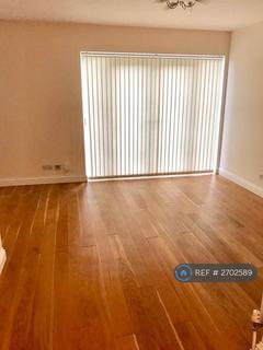 2 bedroom flat to rent, Stratford Road, Watford, WD17