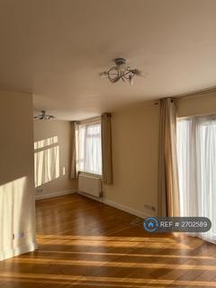 2 bedroom flat to rent, Stratford Road, Watford, WD17