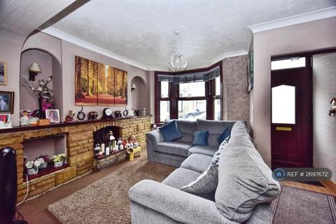 2 bedroom terraced house to rent, Wellesley Road, Sheerness, ME12
