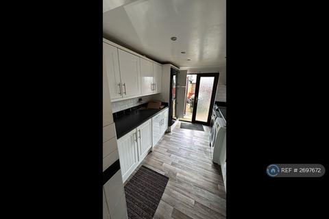 2 bedroom terraced house to rent, Wellesley Road, Sheerness, ME12
