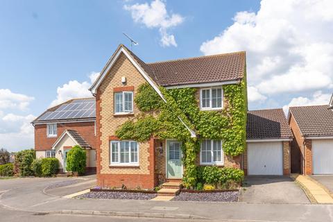 4 bedroom detached house to rent, Middleton Way, Leighton Buzzard