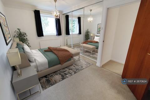 2 bedroom flat to rent, The Charltons, Bournemouth, BH2