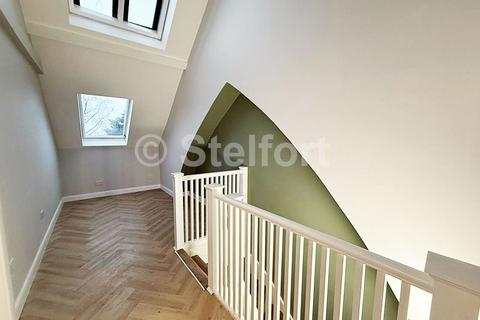 undefined, Woodstock Avenue, London NW11