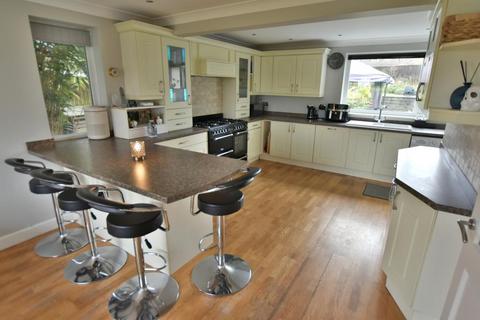5 bedroom chalet for sale, Cedar Drive, Colehill, Dorset, BH21 2JQ