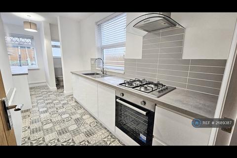 3 bedroom semi-detached house to rent, Bwlch Road, Cardiff, CF5