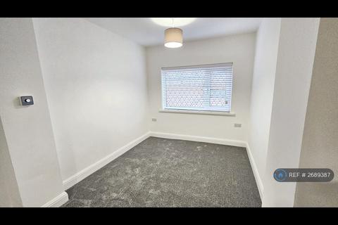 3 bedroom semi-detached house to rent, Bwlch Road, Cardiff, CF5