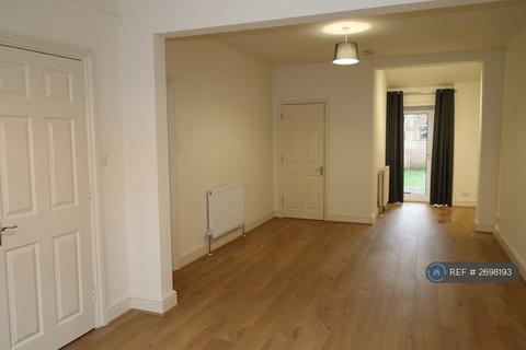 3 bedroom terraced house to rent, Perry Street, Northampton, NN1