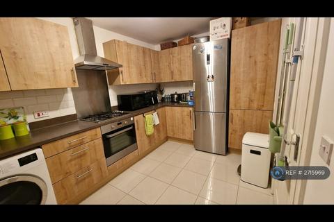 undefined, Cardinal Drive, Aylesbury, HP18