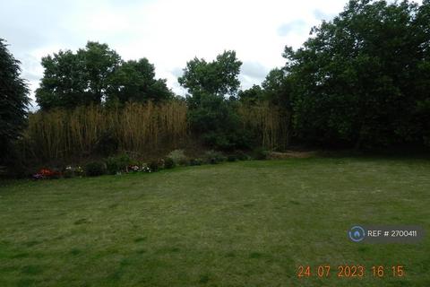 2 bedroom flat to rent, Langley, Slough, SL3