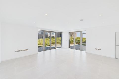 3 bedroom semi-detached house to rent, Exceptional three-bedroom, three-bathroom luxury home