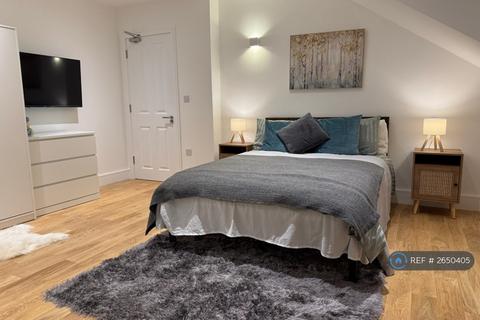 undefined, Far Way, Hornchurch, RM11