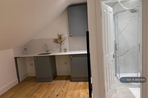 undefined, Far Way, Hornchurch, RM11