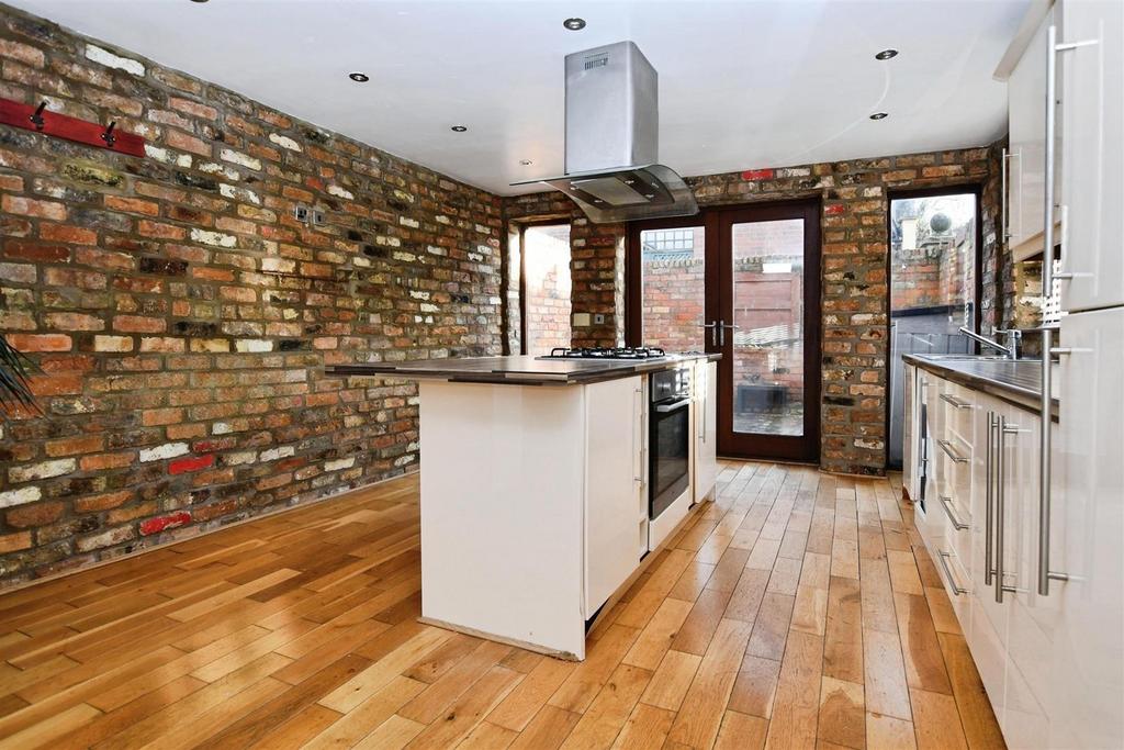 Fitted kitchen