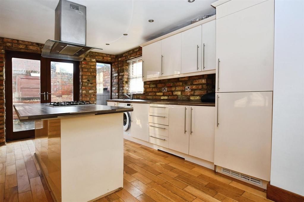 Fitted kitchen