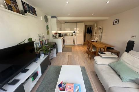 1 bedroom apartment to rent, Vallance Road, London E1
