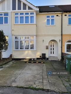 4 bedroom terraced house to rent, Alpha Road, Chingford, E4