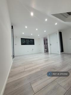 4 bedroom terraced house to rent, Alpha Road, Chingford, E4